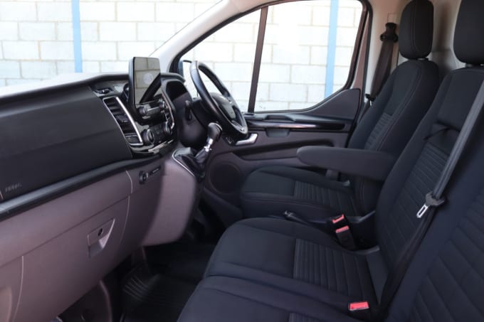 2025 Ford Transit Custom