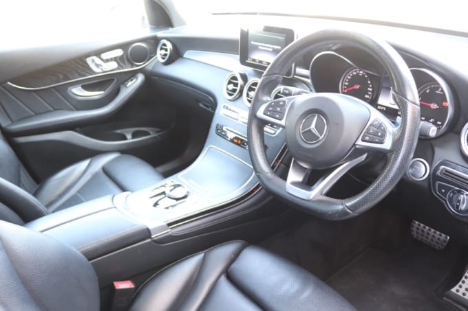 2025 Mercedes-benz Glc