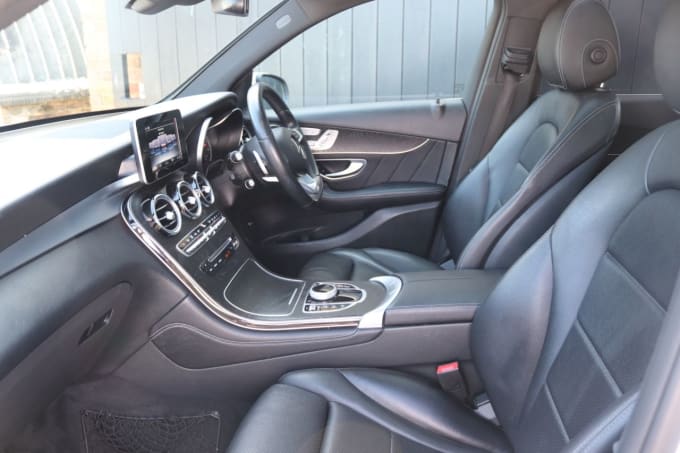 2025 Mercedes-benz Glc