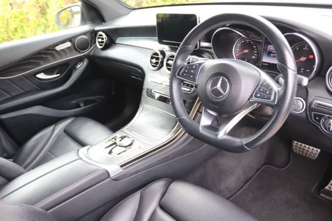 2025 Mercedes-benz Glc