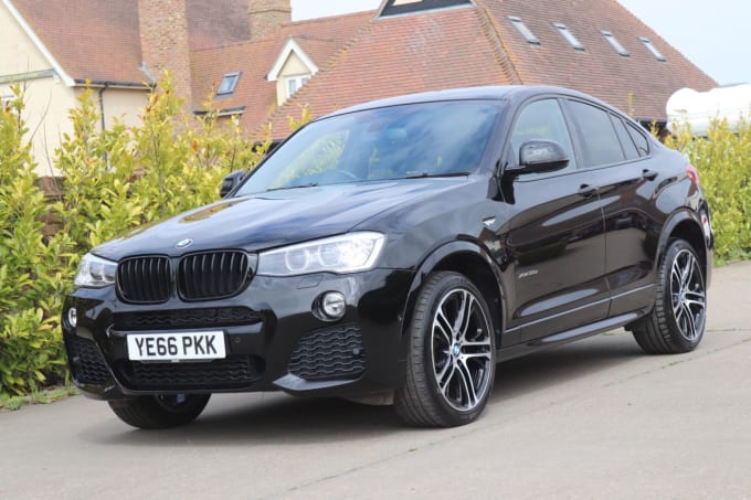 2025 BMW X4