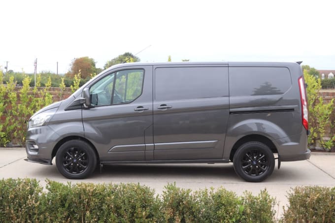 2025 Ford Transit Custom