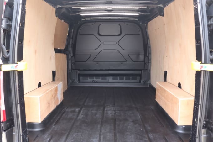 2025 Ford Transit Custom