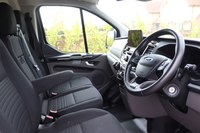 2025 Ford Transit Custom