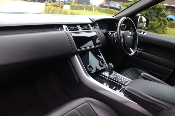 2025 Land Rover Range Rover Sport
