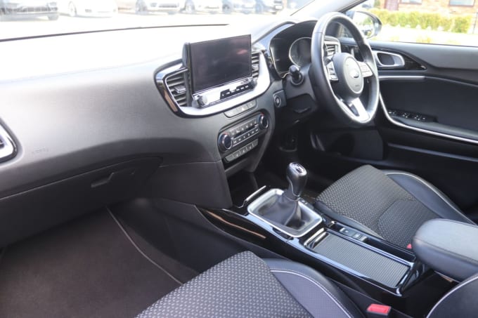 2025 Kia Xceed