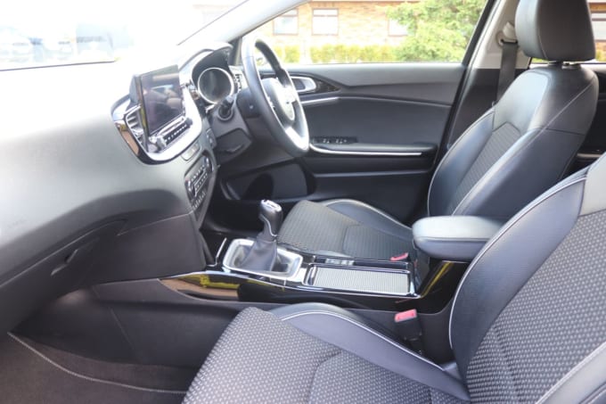 2025 Kia Xceed