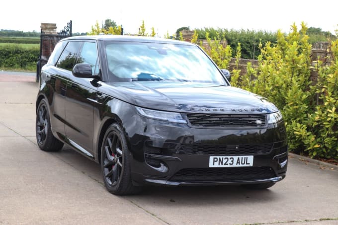 2025 Land Rover Range Rover Sport