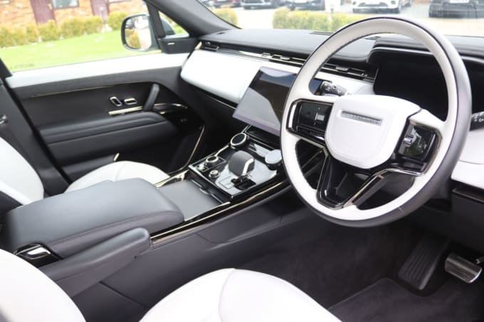 2025 Land Rover Range Rover Sport