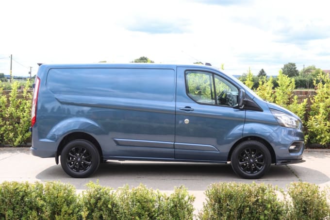 2025 Ford Transit Custom