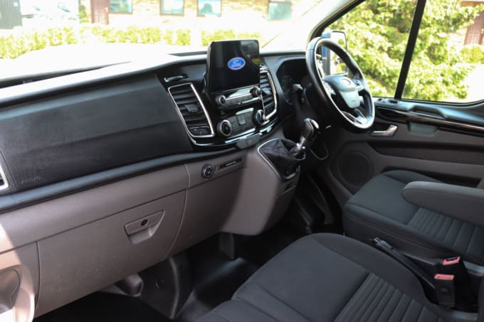 2025 Ford Transit Custom