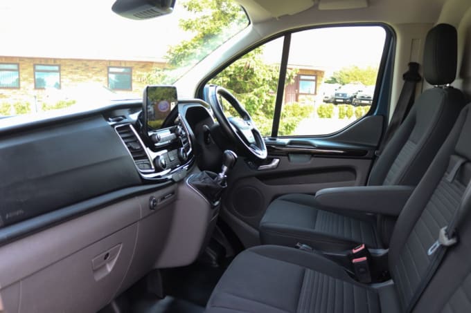 2025 Ford Transit Custom