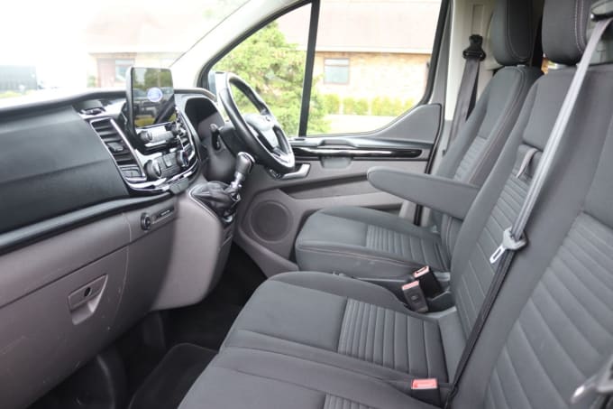2025 Ford Transit Custom