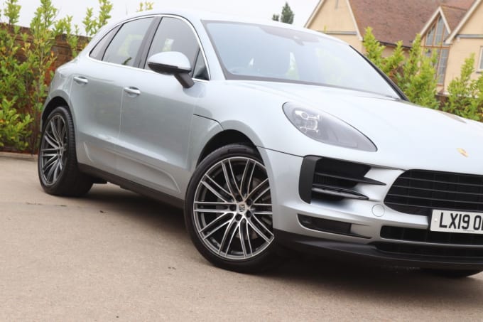 2025 Porsche Macan