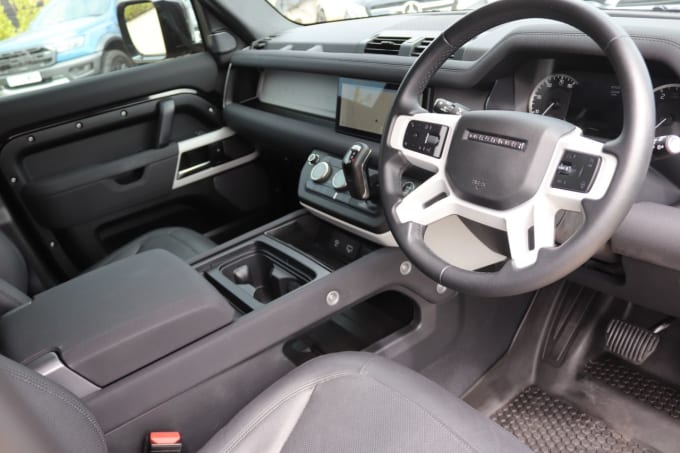 2025 Land Rover Defender