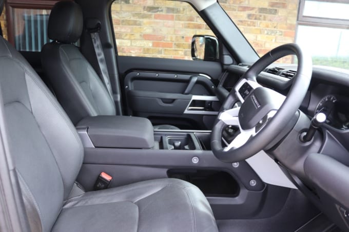 2025 Land Rover Defender