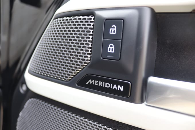2025 Land Rover Defender