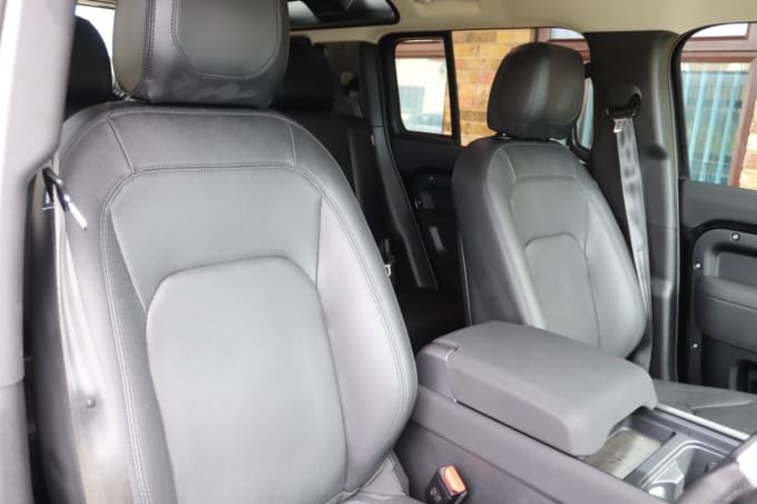 2025 Land Rover Defender