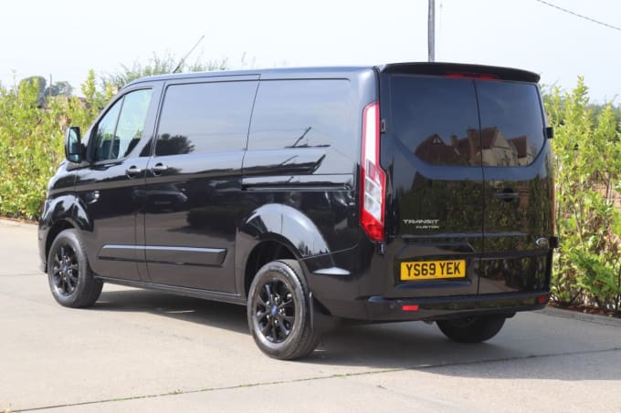 2025 Ford Transit Custom