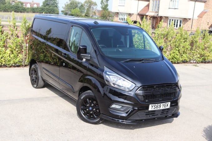 2025 Ford Transit Custom