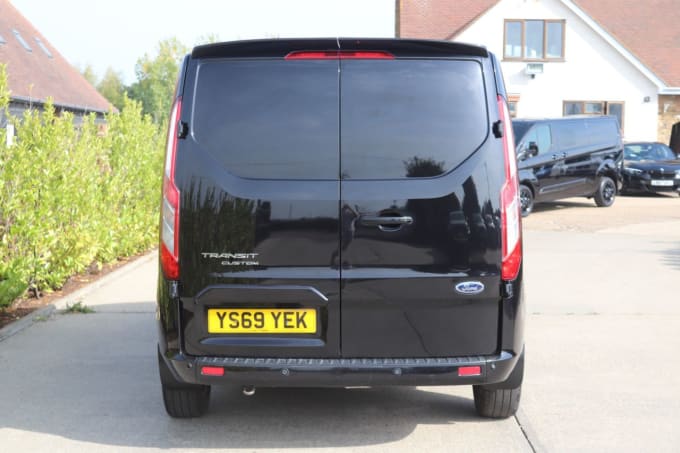 2025 Ford Transit Custom