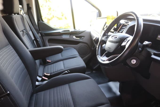 2025 Ford Transit Custom