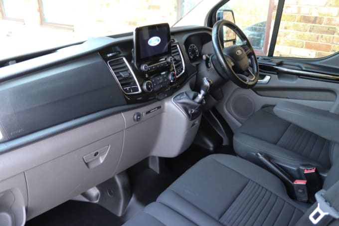 2025 Ford Transit Custom