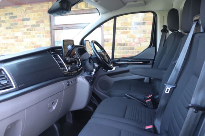 2025 Ford Transit Custom