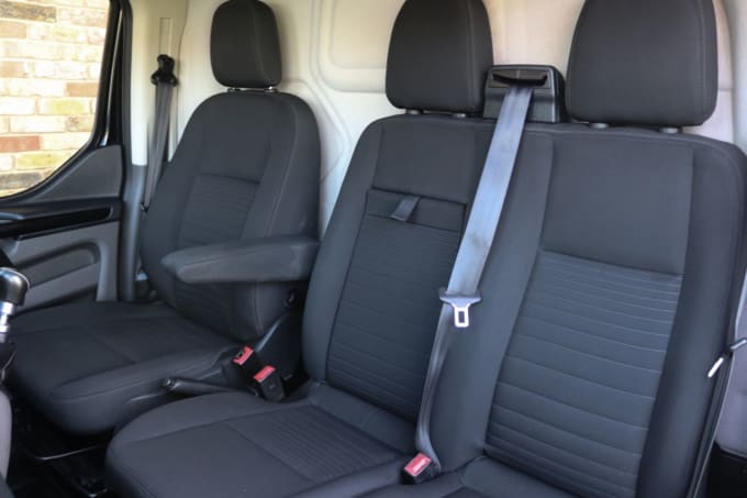 2025 Ford Transit Custom