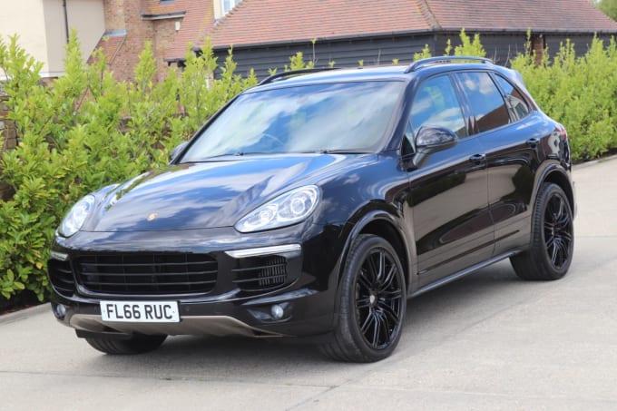 2025 Porsche Cayenne