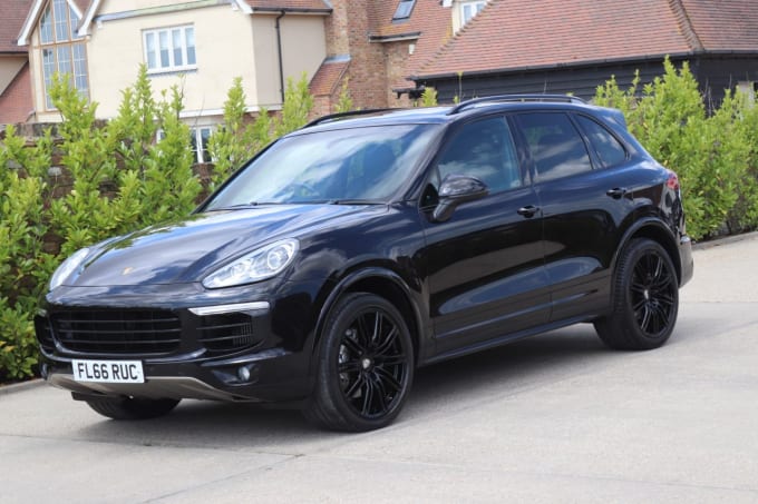 2025 Porsche Cayenne