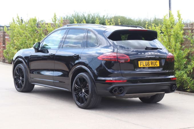 2025 Porsche Cayenne