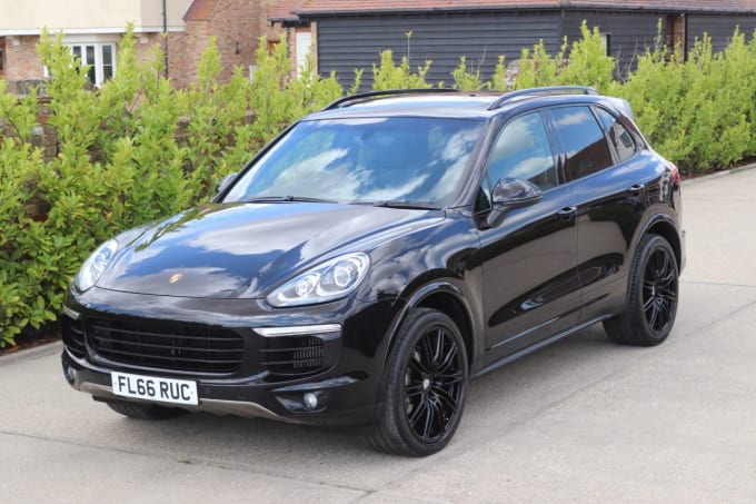 2025 Porsche Cayenne