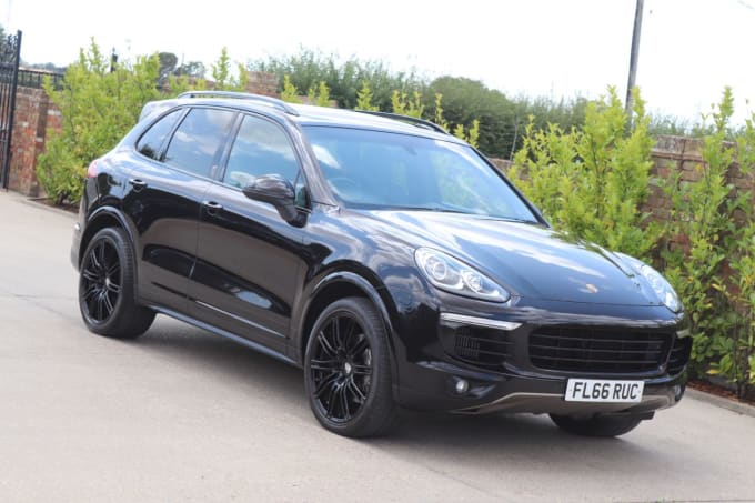 2025 Porsche Cayenne
