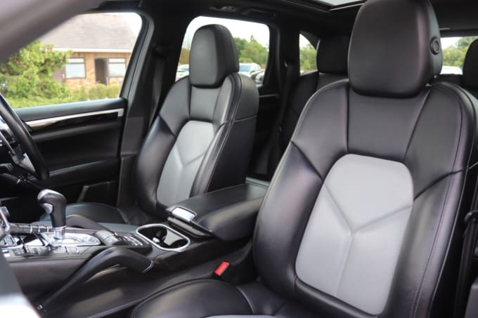 2025 Porsche Cayenne
