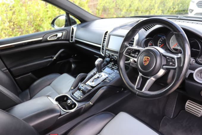 2025 Porsche Cayenne