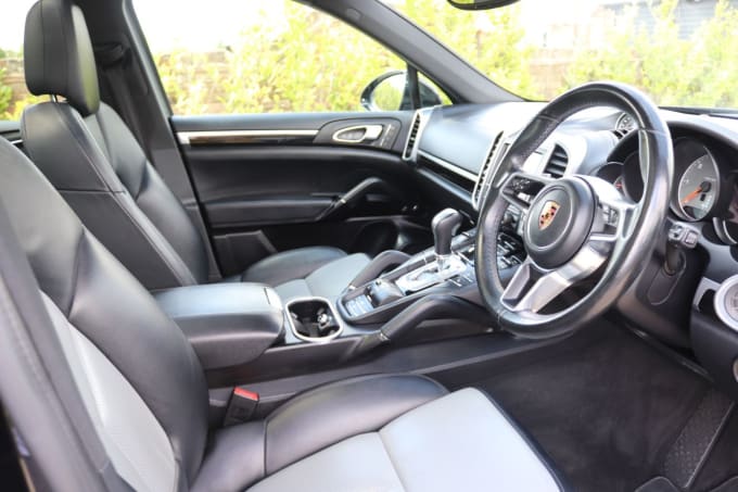 2025 Porsche Cayenne
