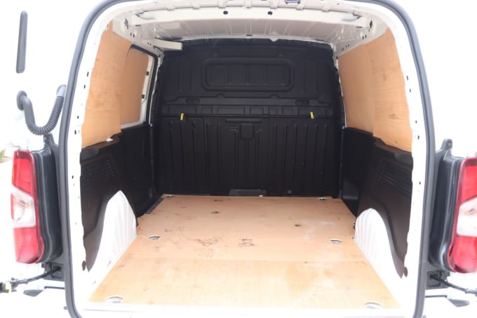 2025 Vauxhall Combo