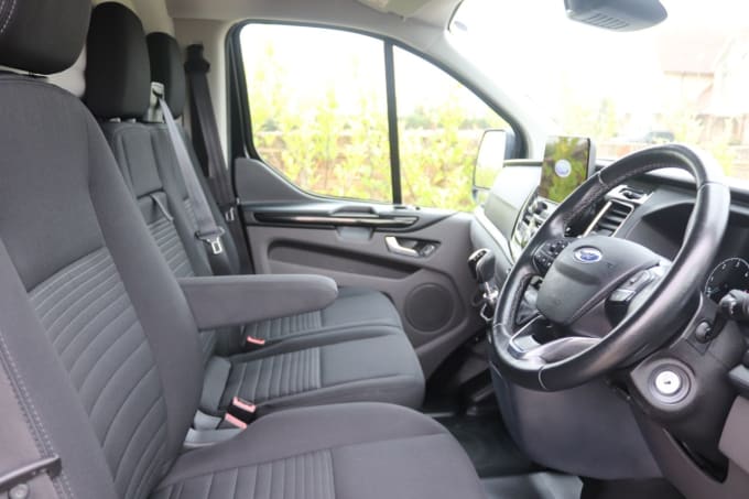 2025 Ford Transit Custom