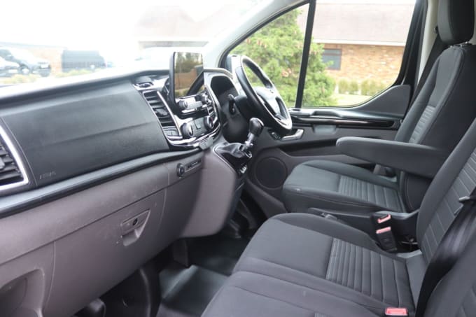 2025 Ford Transit Custom