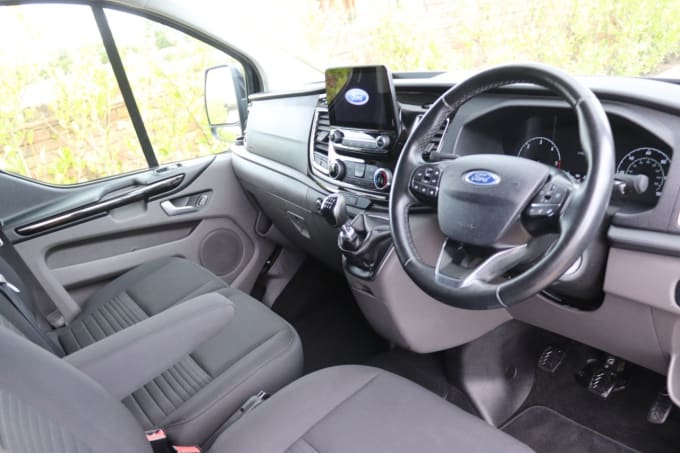2025 Ford Transit Custom