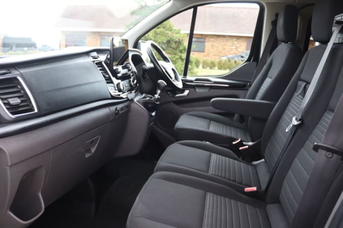 2025 Ford Transit Custom