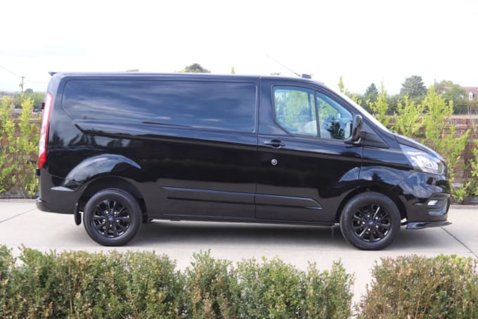 2025 Ford Transit Custom