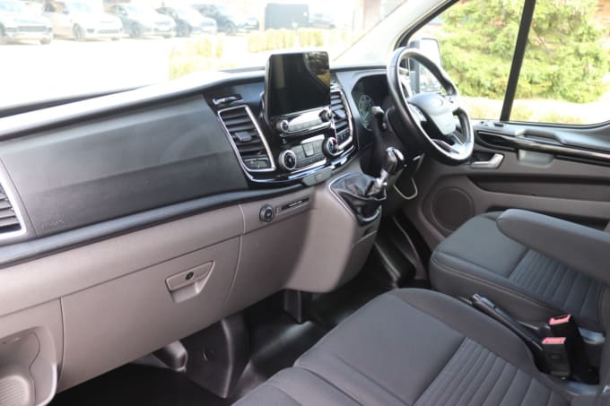 2025 Ford Transit Custom