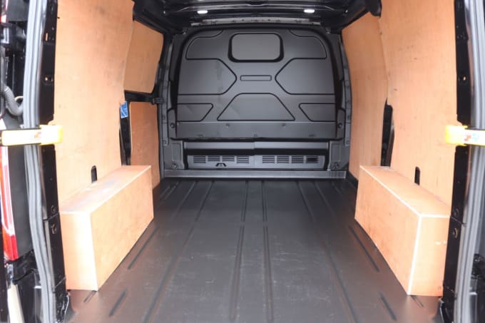 2025 Ford Transit Custom