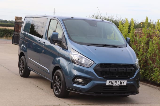 2025 Ford Transit Custom
