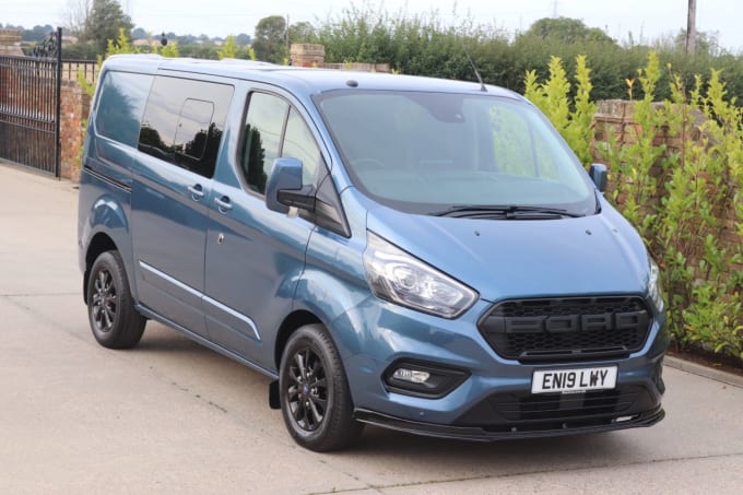 2025 Ford Transit Custom