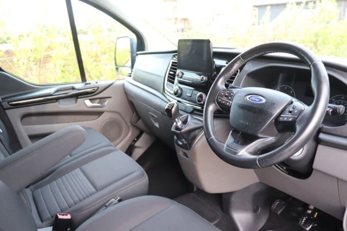 2025 Ford Transit Custom
