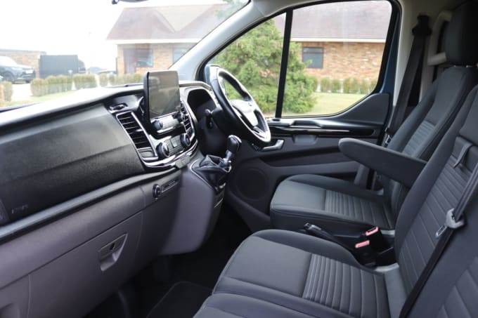 2025 Ford Transit Custom