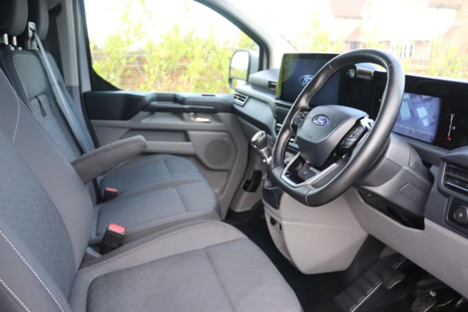 2024 Ford Transit Custom